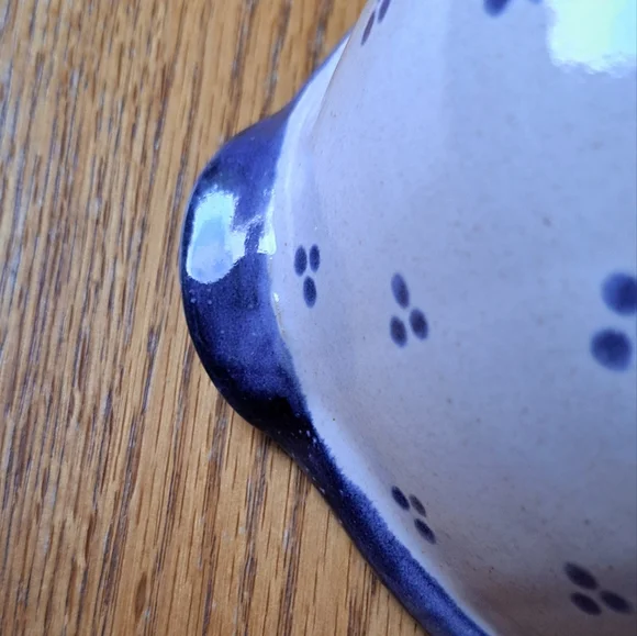 Pottery bowl with handle - Picture 3 of 5